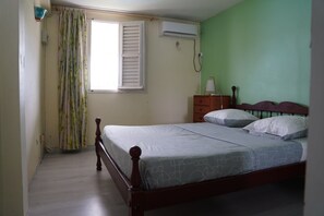 2 bedrooms, iron/ironing board, WiFi, bed sheets - Appartement Paisible vue sur mer (Le Vauclin)