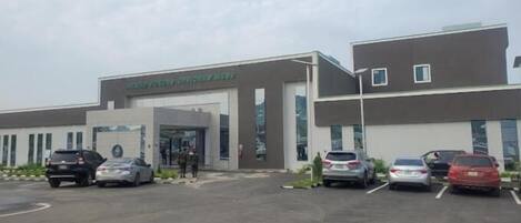 Fachada de la propiedad