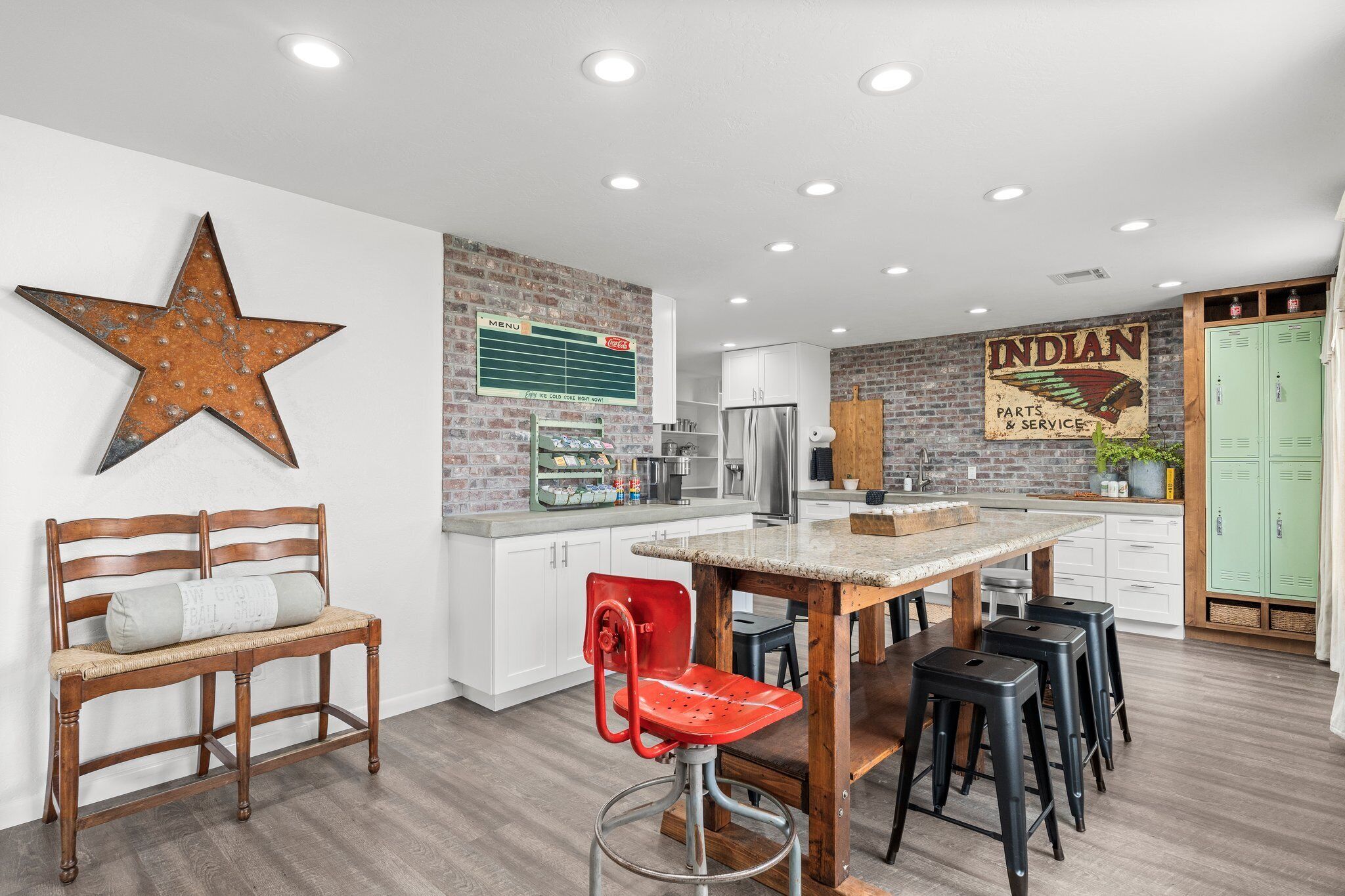 The Marilyn | Timeless Phoenix Hideaway