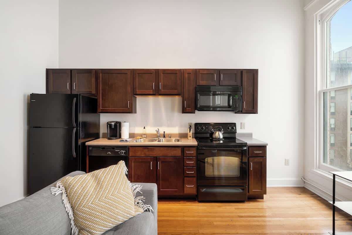 Refrigerador, horno, parrilla de estufa y lavavajillas 