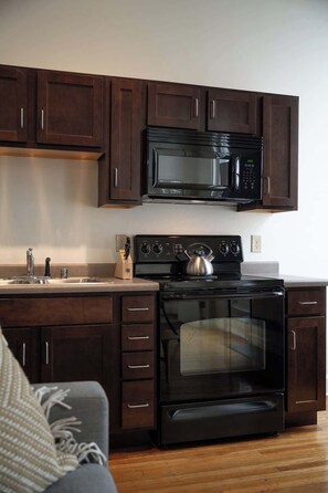 Fridge, oven, stovetop, dishwasher - Historic Charm, Walkable Entertainment, King Bed (Louisville)