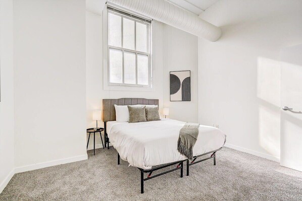 2 Schlafzimmer, Schreibtisch, Bügeleisen/Bügelbrett, WLAN