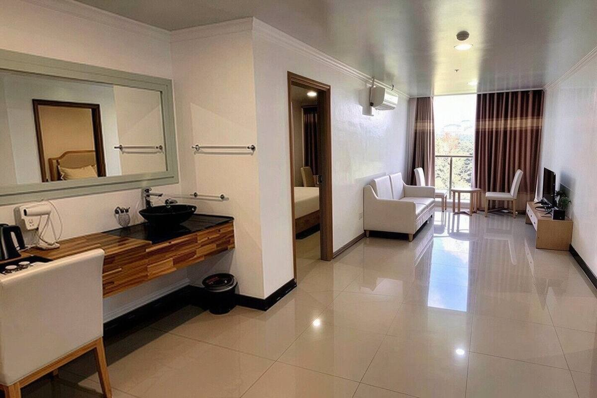 Deluxe Double Room, 2 Bedrooms, Pool View