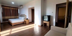 商务顶层房, 4 间卧室, 阳台 | 埃及棉床单、高档床上用品、羽绒被、迷你吧