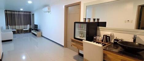 Standard Room, 2 Bedrooms | Egyptian cotton sheets, premium bedding, down comforters, minibar