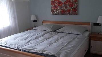 1 soverom, strykejern/-brett, reiseseng for barn og wi-fi (inkludert)