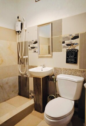 Bathroom - Anaya Inn and Restobar (Panglao)
