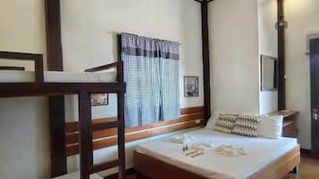 Family Shared Dormitory | Free WiFi