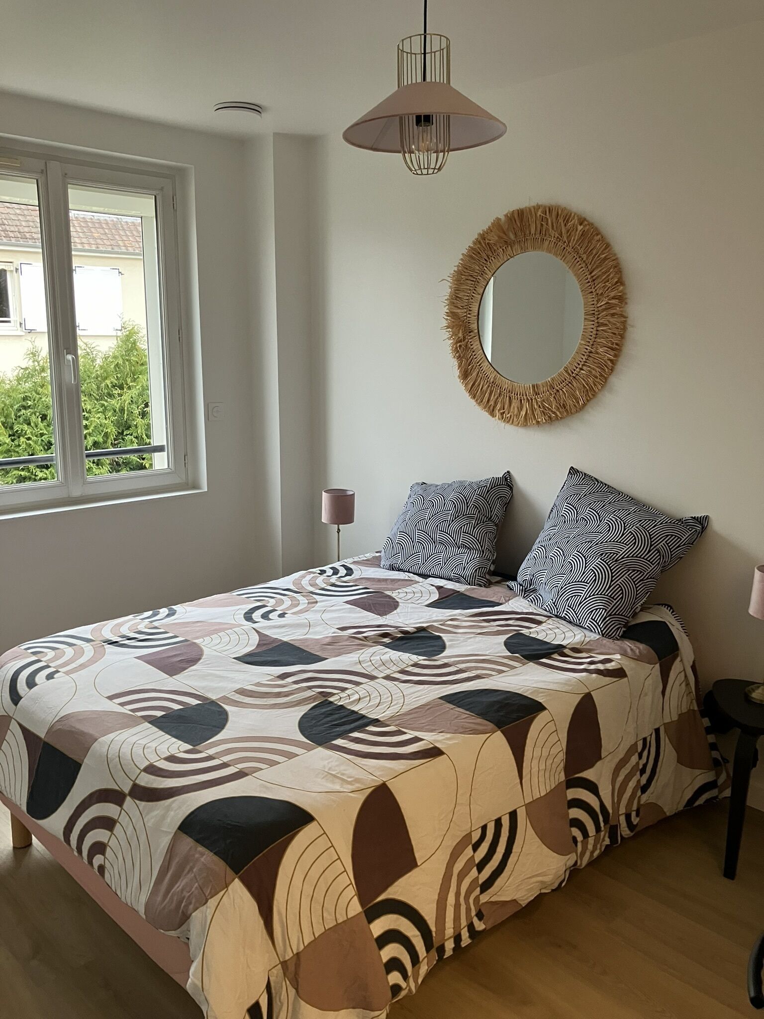 5 Schlafzimmer, Schreibtisch, Bügeleisen/Bügelbrett, Reisekinderbett