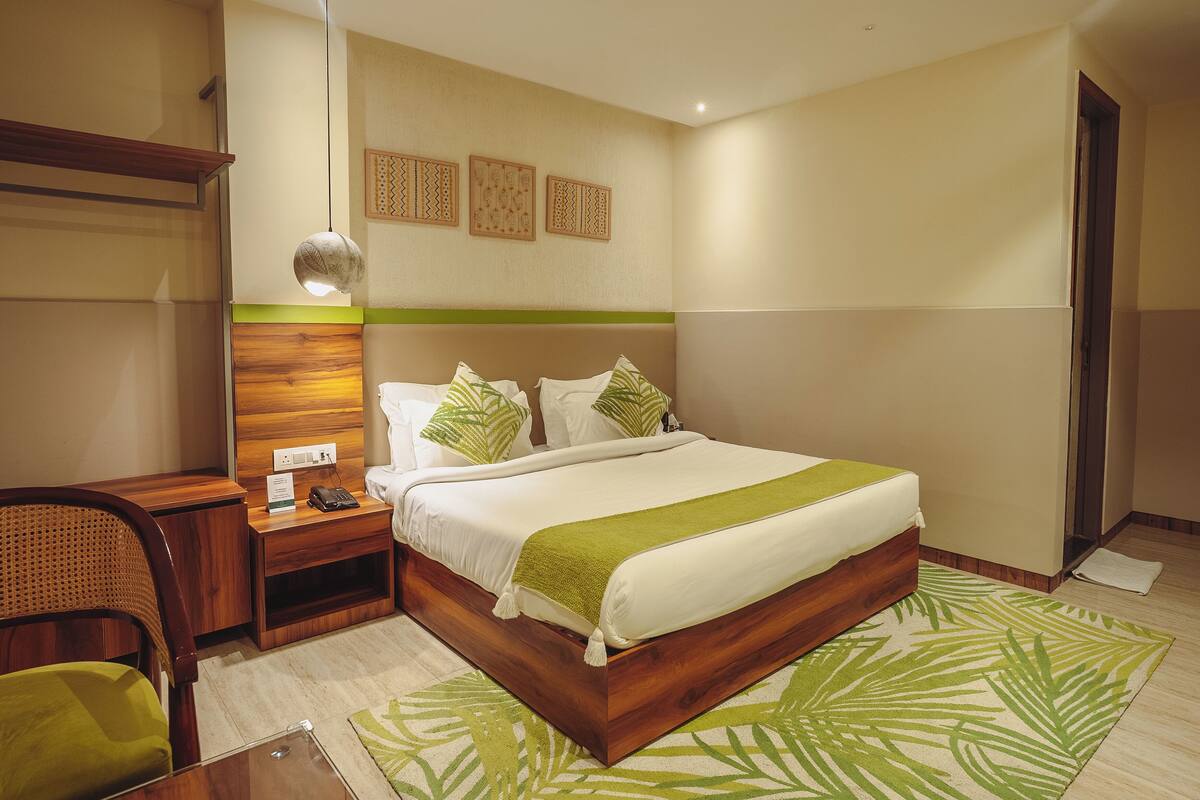 Hochwertige Bettwaren, Betten mit Memory-Foam-Matratzen, Schreibtisch