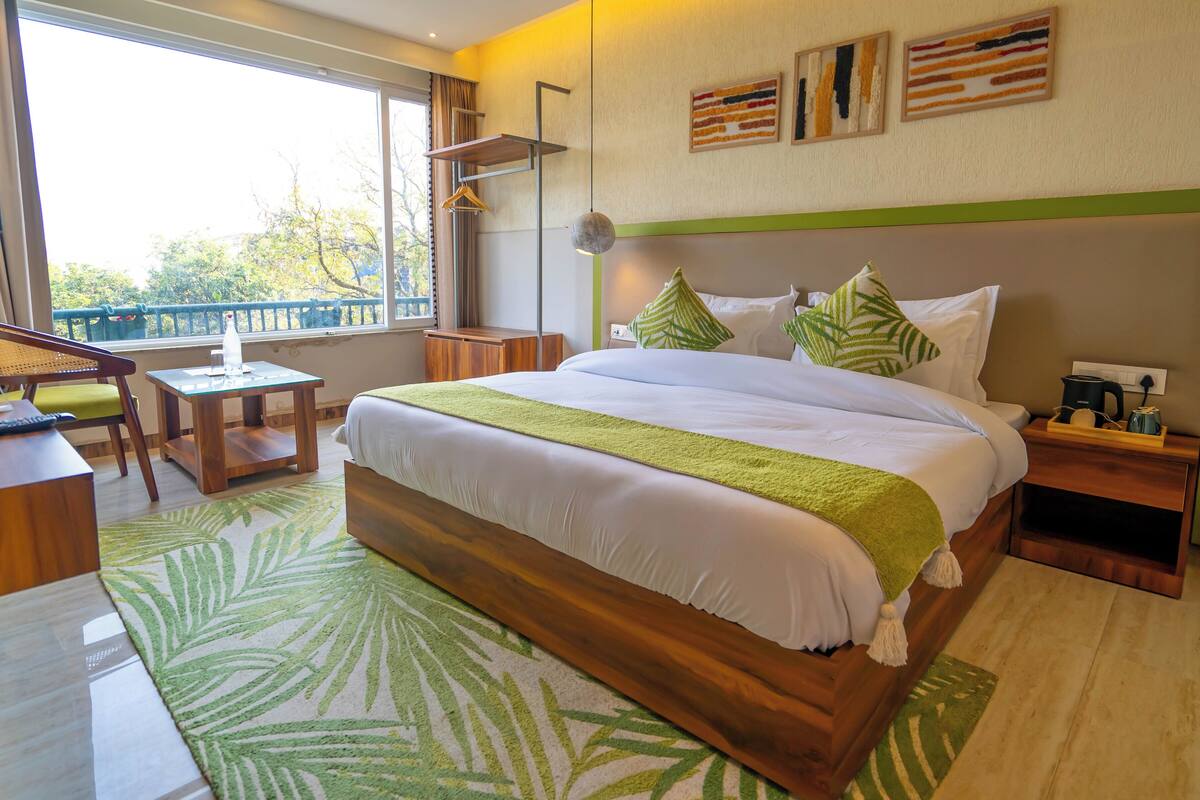 Kamar Eksekutif | Seprai premium, busa memori, meja kerja, dan ruang kerja ramah laptop