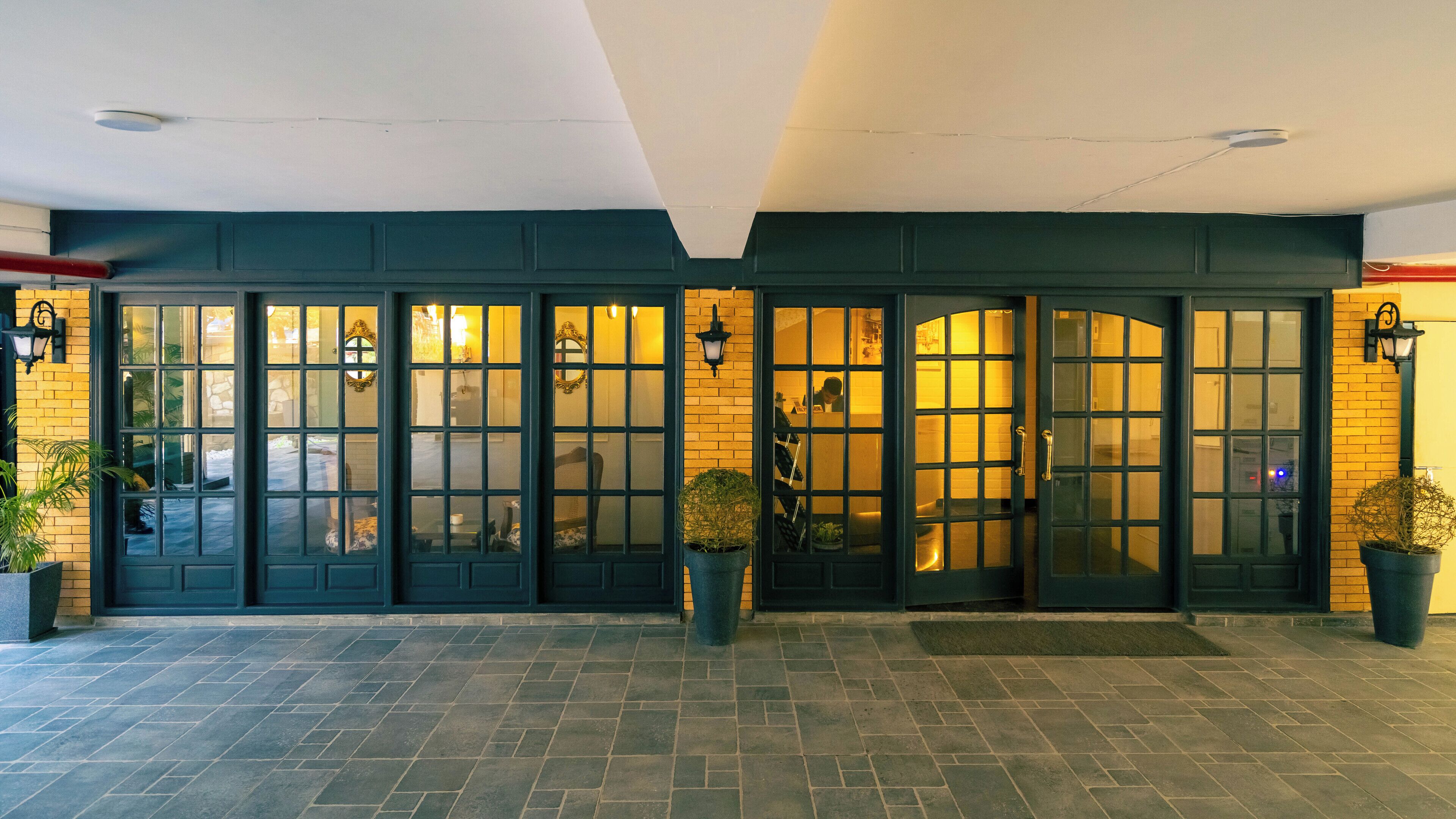 المنشأة من الخارج