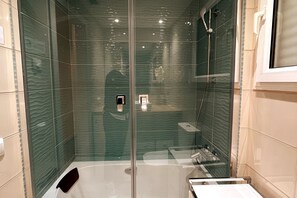 Bathroom - Seahomes Vacations, Nautic Maritime Apt (Blanes)
