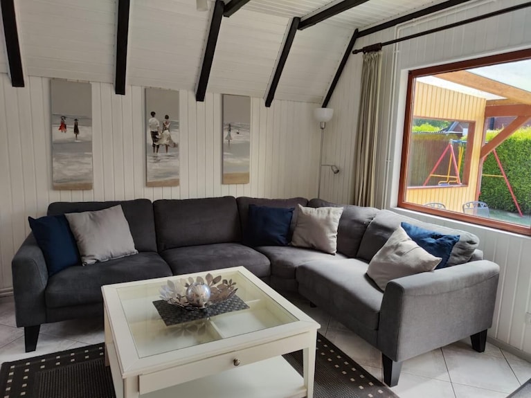6 Person Vacation Home With 4 Bedrooms, Infrared Cabin, With A View Of The Weltschiffahrtsweg In Otterndorf - Neuhaus