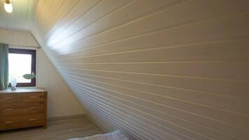 4 bedrooms, free WiFi