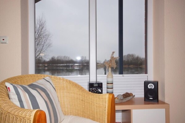Interior - 4-person vacation home with canoe, wood-burning stove and wonderful lake view in Otterndorf (Otterndorf)