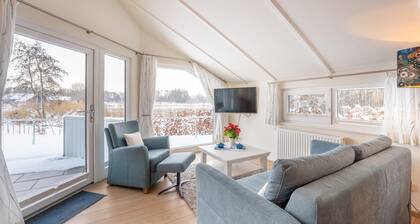 Barrier-free vacation home for 4 people in the first row to the lake in Otterndorf - at ground level, quiet and comfortable