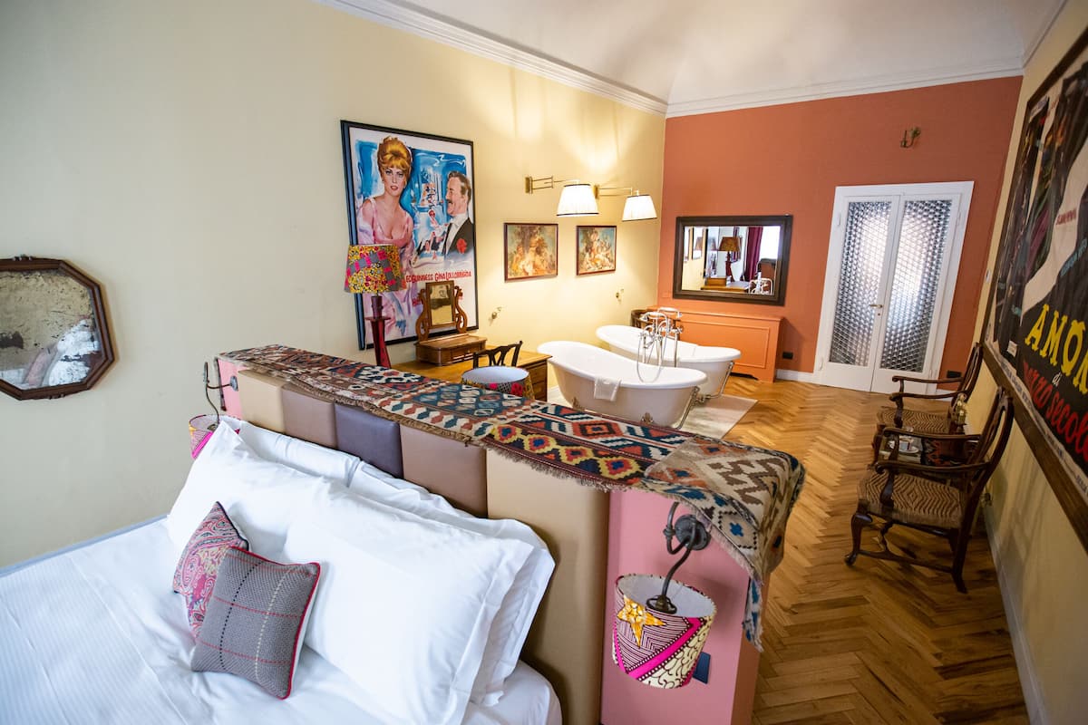 1 bedroom, in-room safe, free WiFi, bed sheets