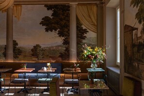 Free daily buffet breakfast  - Stella d'Italia (Florence)