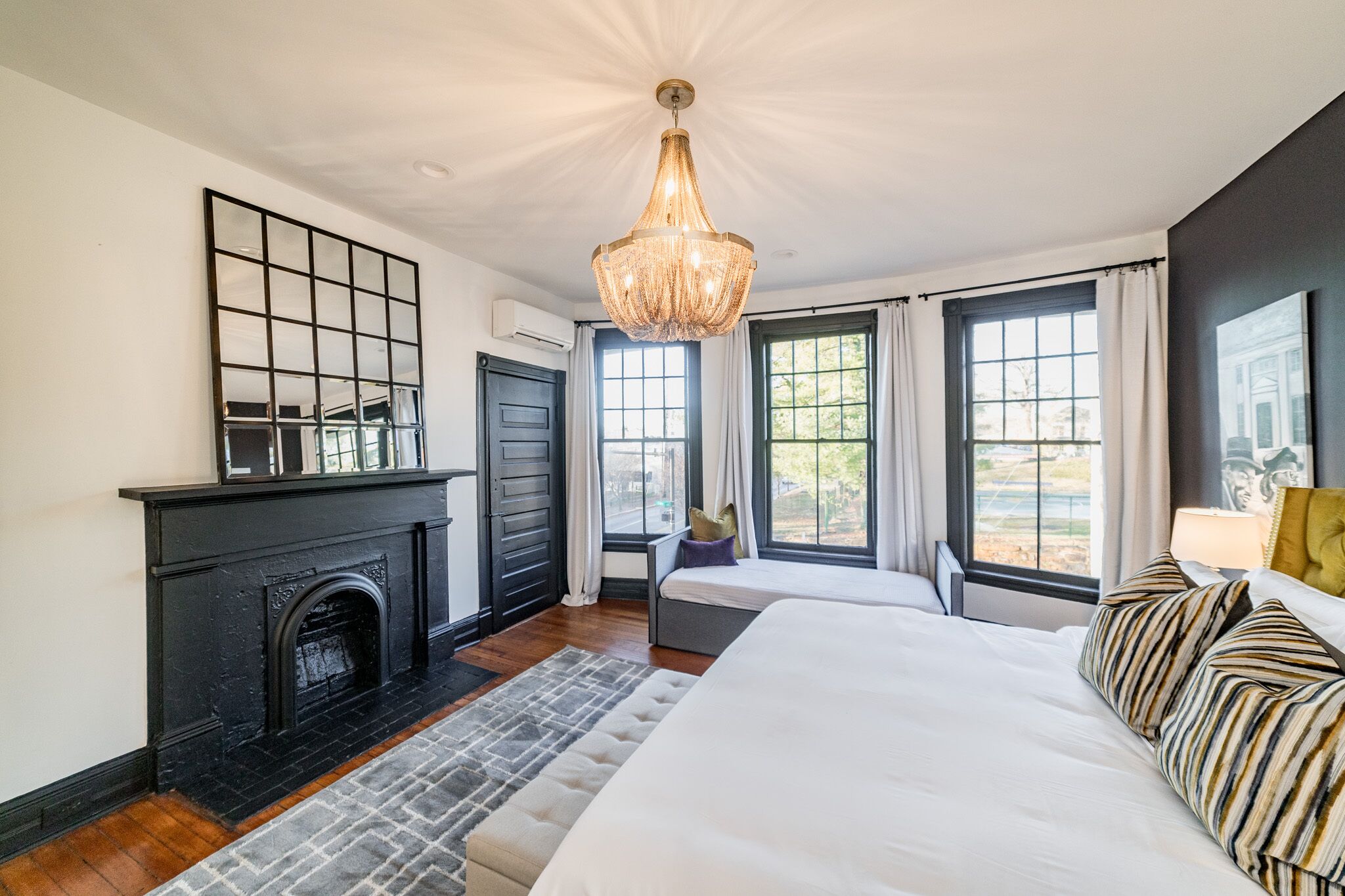 3 makuuhuonetta, työpöytä, silitysrauta/-lauta, ilmainen Wi-Fi