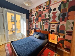 1 bedroom, iron/ironing board, WiFi - Artsy Gem | Colorful 1BR home in Antón Martín (Madrid)