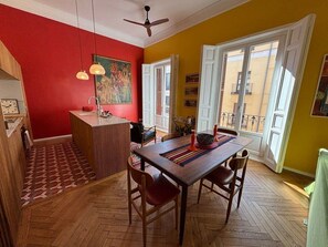 Dining - Artsy Gem | Colorful 1BR home in Antón Martín (Madrid)