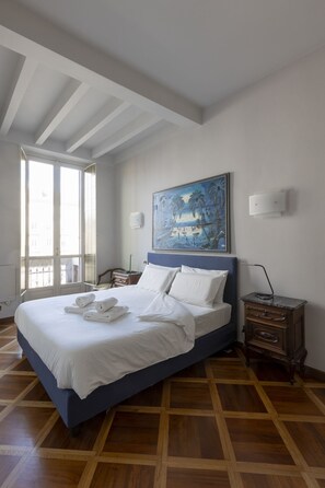 3 bedrooms, iron/ironing board, travel cot, free WiFi - Re Umberto Luxury Apartment - City Center - Private Parking (Torino)