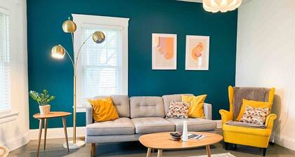 The MidCentury Modern 5 min to Airport PETS!