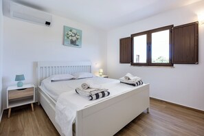 4 soverom, reiseseng for barn, wi-fi (inkludert) og sengetøy