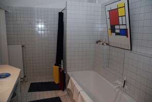 Towels, toilet paper