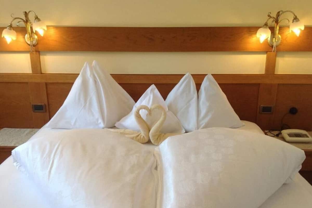 Economy Double Room | Desk, soundproofing, WiFi (free), bed sheets