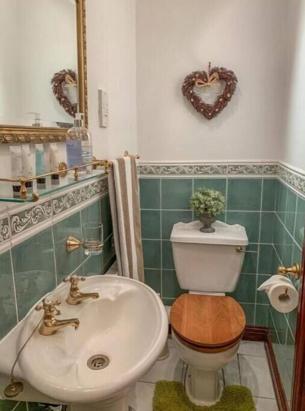 Savon, shampoing, papier toilette