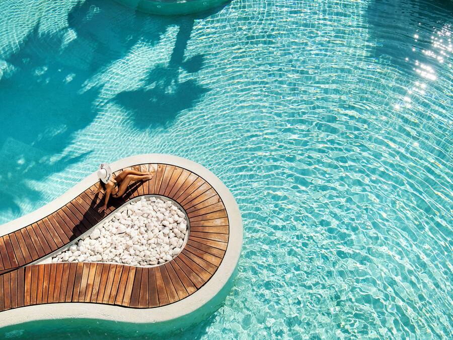 Piscina interna, piscina externa sazonal