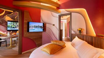 Premium Suite | Minibar, in-room safe, soundproofing, WiFi (free)