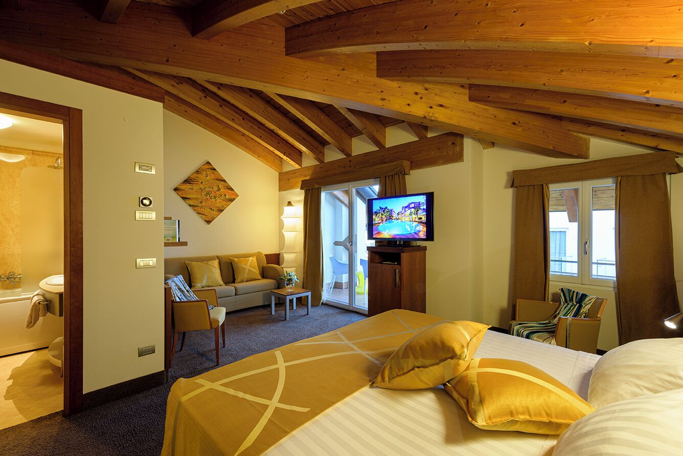 Rom – superior | Minibar, safe på rommet, lydisolert og wi-fi (inkludert)