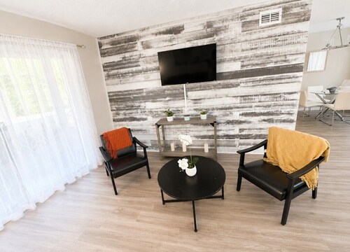 Unwind Cottage | Furnished 3BR | Pet-Friendly | Midterm Rental |  Yard + Patio