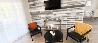 Unwind Cottage | Furnished 3BR | Pet-Friendly | Midterm Rental |  Yard + Patio