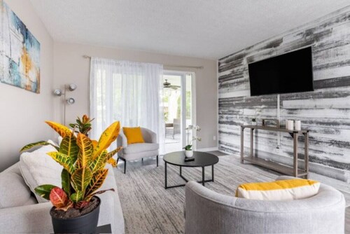 Unwind Cottage | Furnished 3BR | Pet-Friendly | Midterm Rental |  Yard + Patio