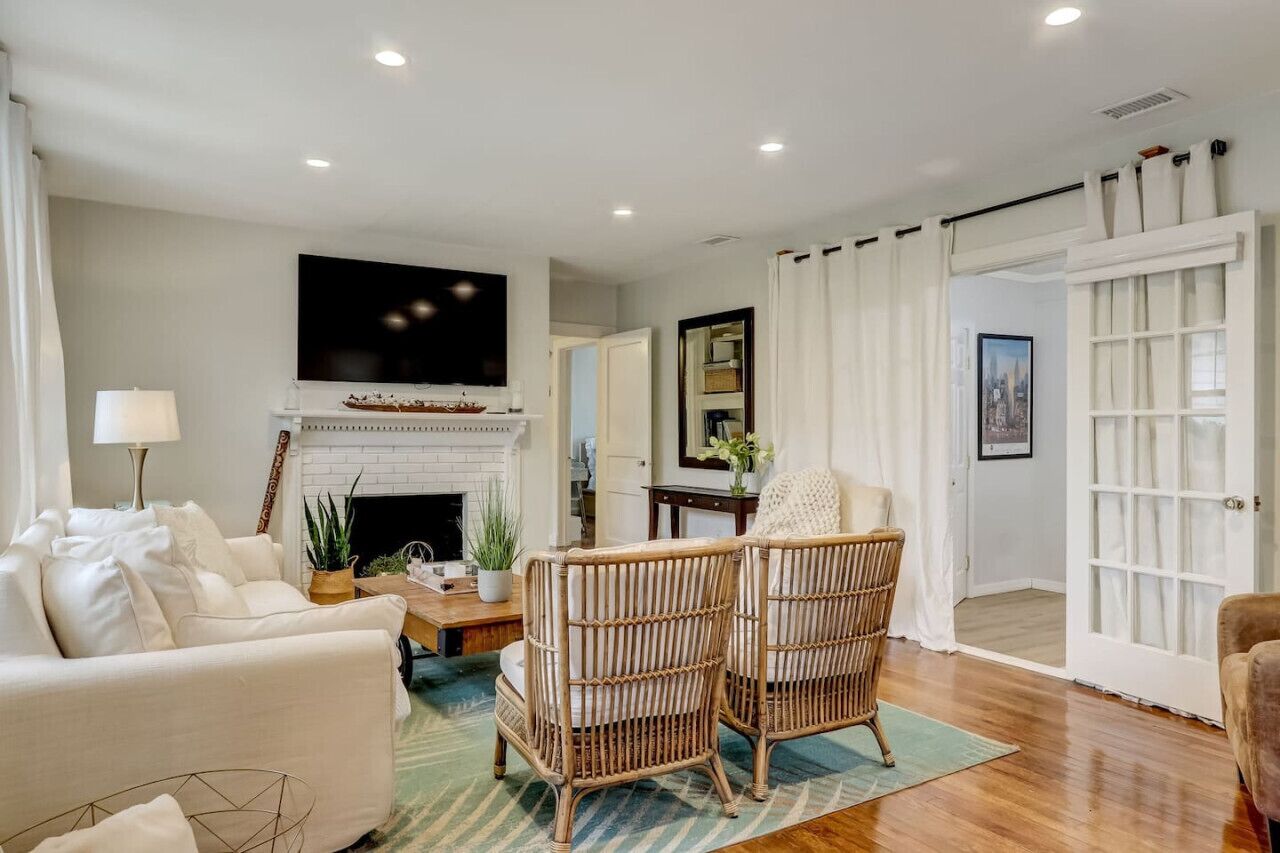 Happy Coastal Cottage For 6 - Jacksonville, FL