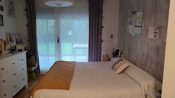 4 makuuhuonetta, silitysrauta/-lauta, Wi-Fi, vuodevaatteet