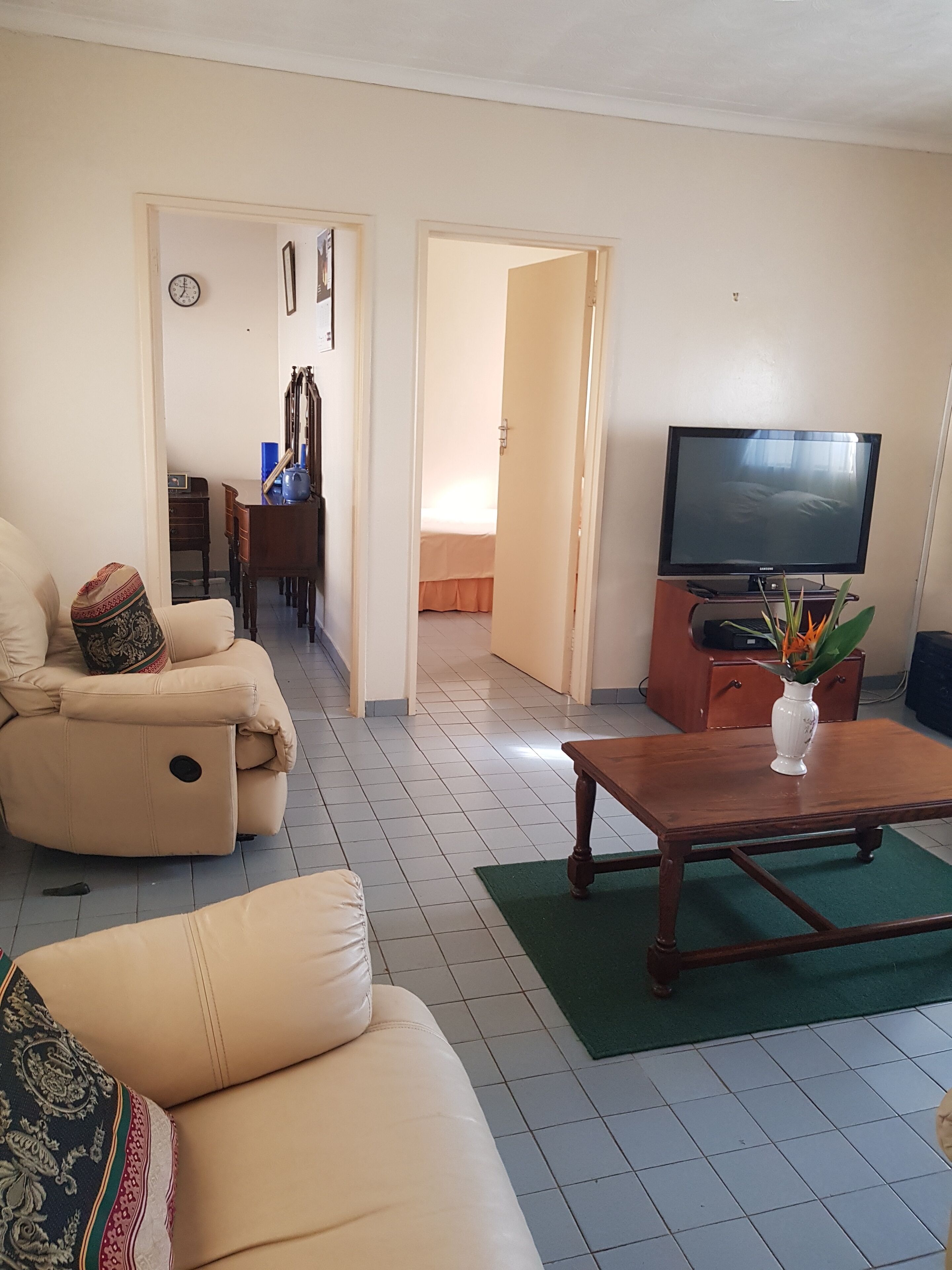 Smart TV, computer monitors