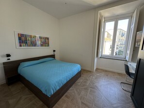 2 Schlafzimmer, Schreibtisch, Reisekinderbett, kostenloses WLAN
