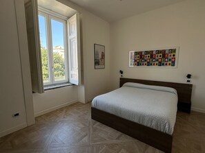 2 chambres, bureau, lit parapluie, Wi-Fi gratuit