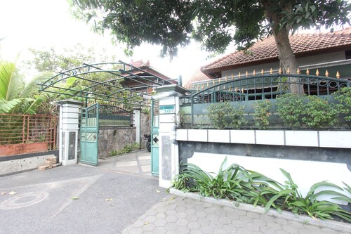 OYO Life 93247 Pondok Pariwisata