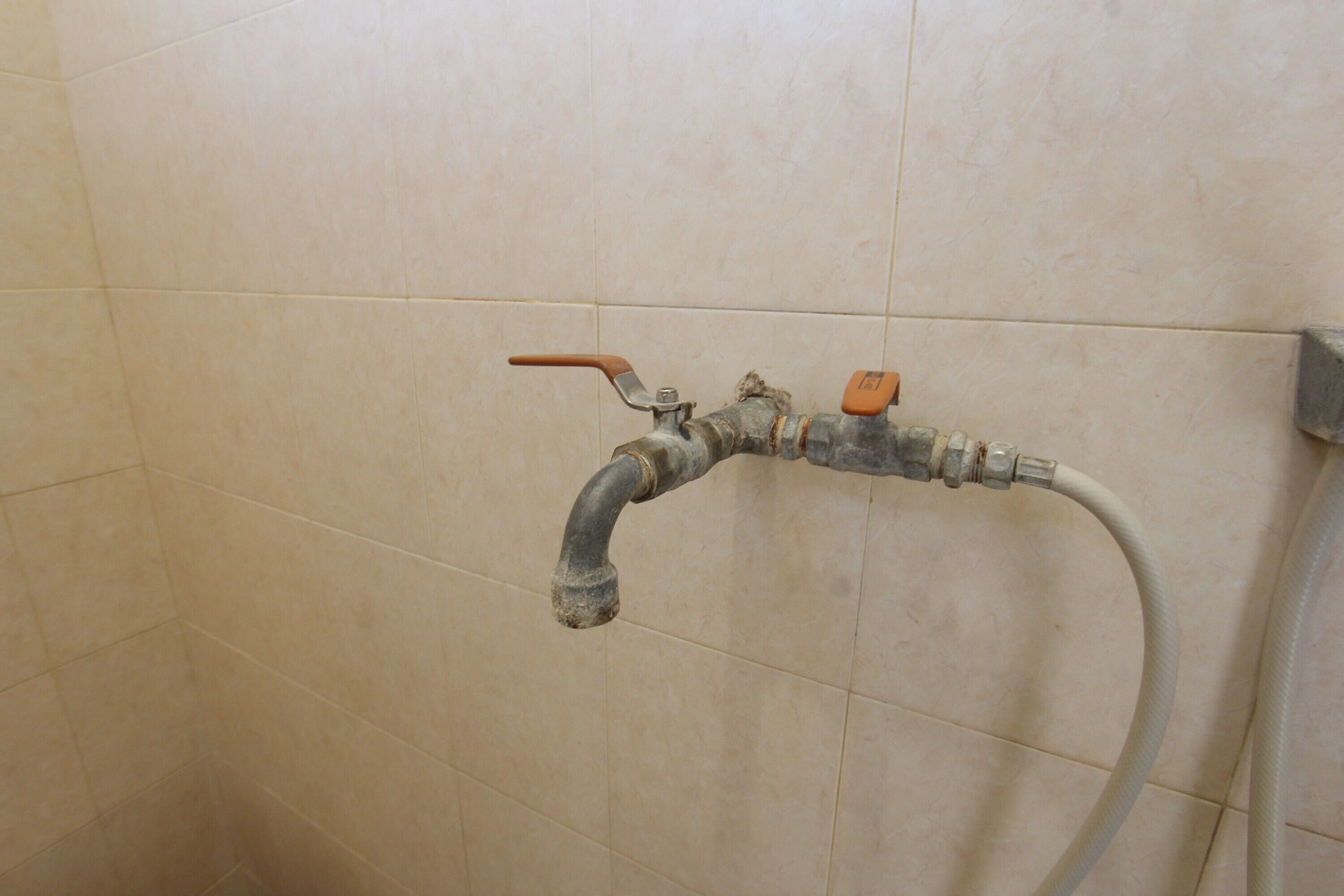 Kamar Double Deluks | Kamar mandi | Shower dan sabun