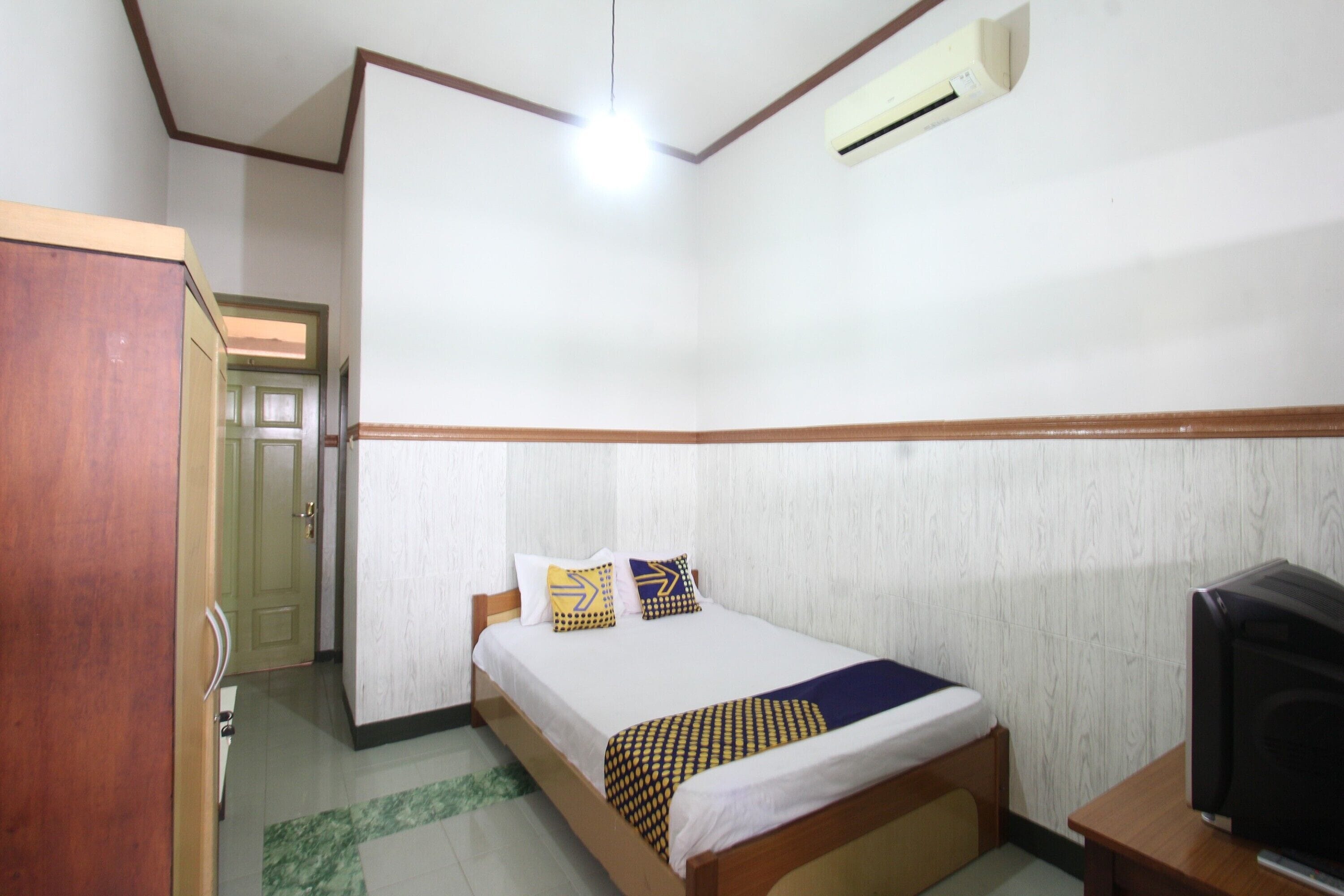 Deluxe Double Room | Desk, free WiFi, bed sheets