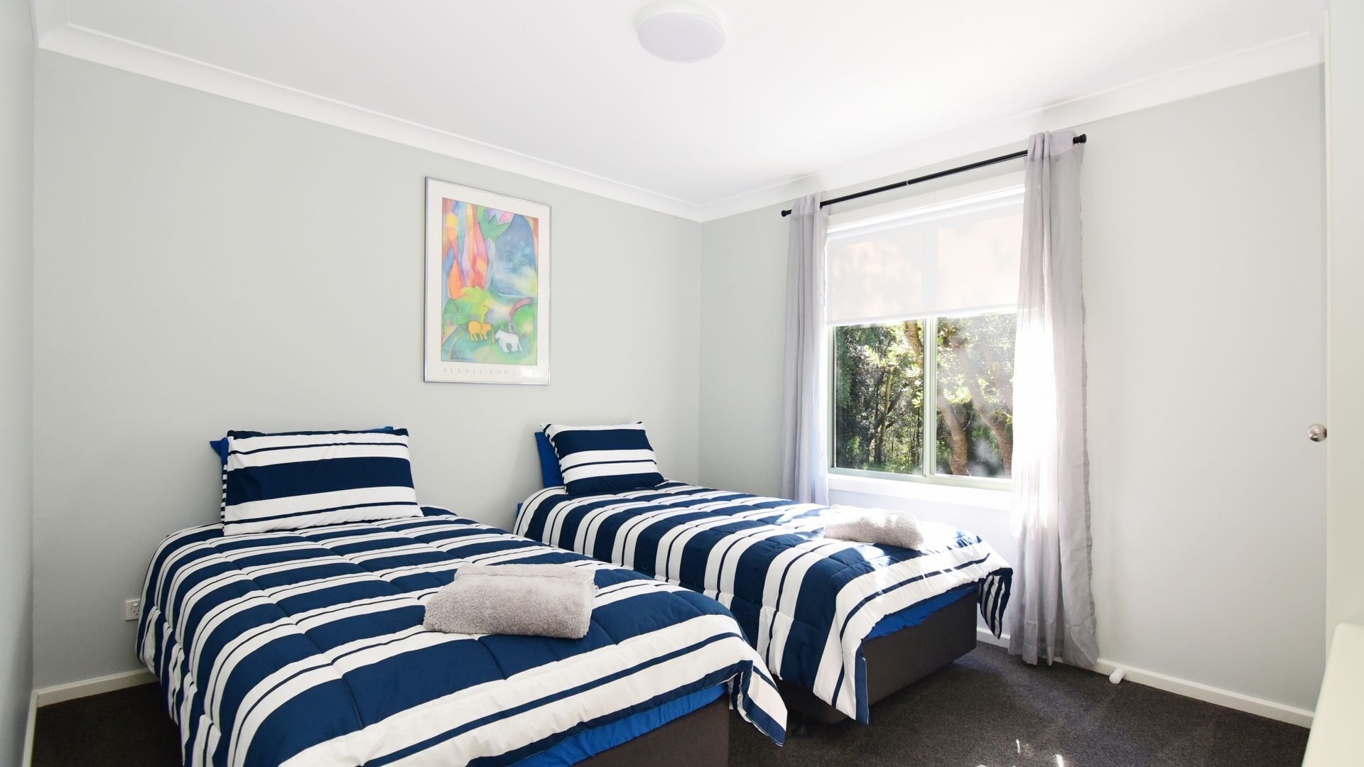 3 bedrooms, bed sheets