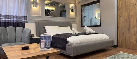 Deluxe Room | 1 bedroom, Egyptian cotton sheets, premium bedding, minibar