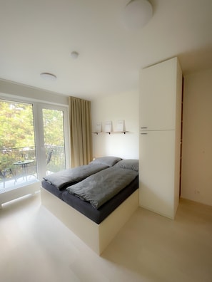 2 habitaciones, tabla de planchar con plancha, wifi y ropa de cama
