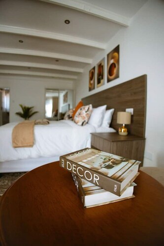 Harare Deluxe Studio-Beige Suite

